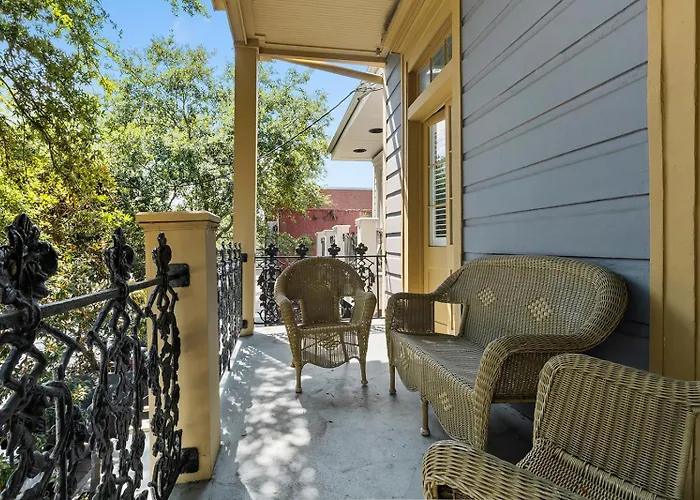 The Carriage House On St Charles