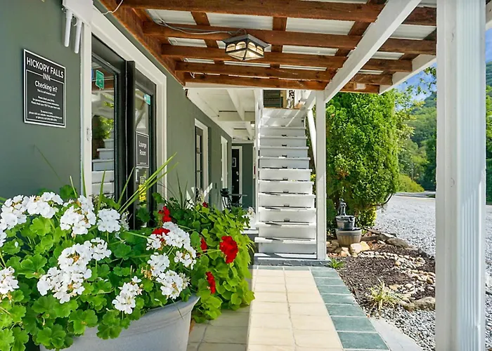 Hickory Falls Inn