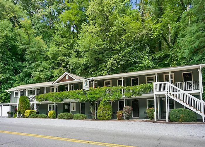Hickory Falls Inn