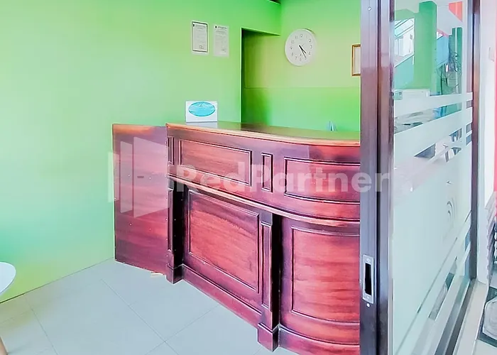 Indah Savana Hotel Mitra Reddoorz