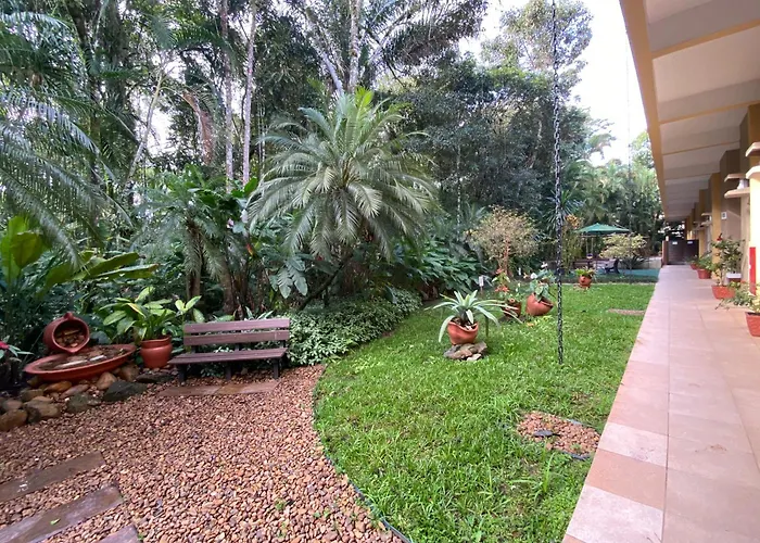 Flat 233 Riviera de São Lourenço, Bertioga Amarílis 3 piscinas climatizadas, carregador veiculo elétrico, Apartamento Duplex inteiro, cozinha equipada completa, serviço de praia final semana, limpeza e trocas diária de toalhas,