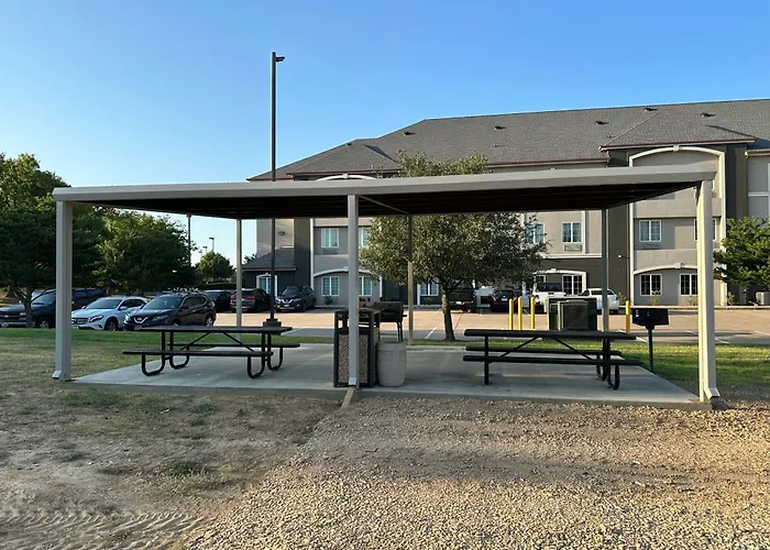 Sulphur Springs Hotels