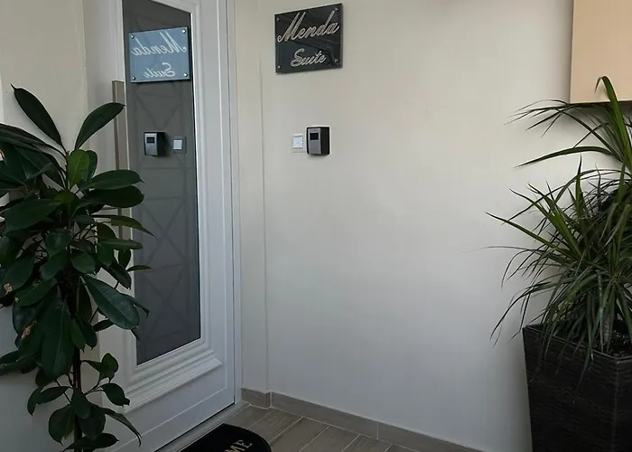 Menda Suite