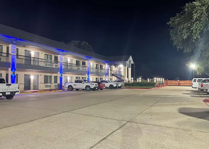 Days Inn By Wyndham Dickinson Tx