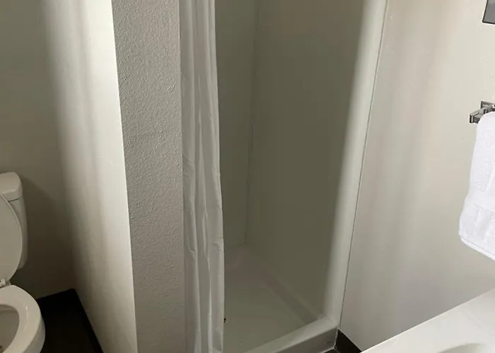 Artesia Inn- No Service Fees