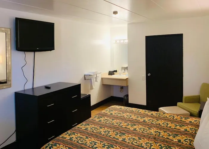 Economy Inn Of Holland