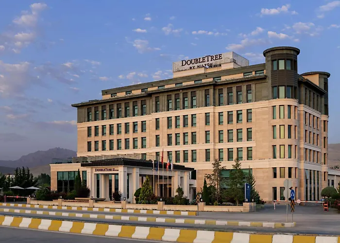 Van Hotels