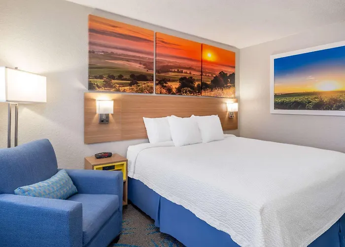 Days Inn By Wyndham Sioux Falls Airport