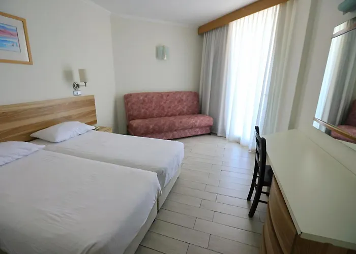 Adi Hotel