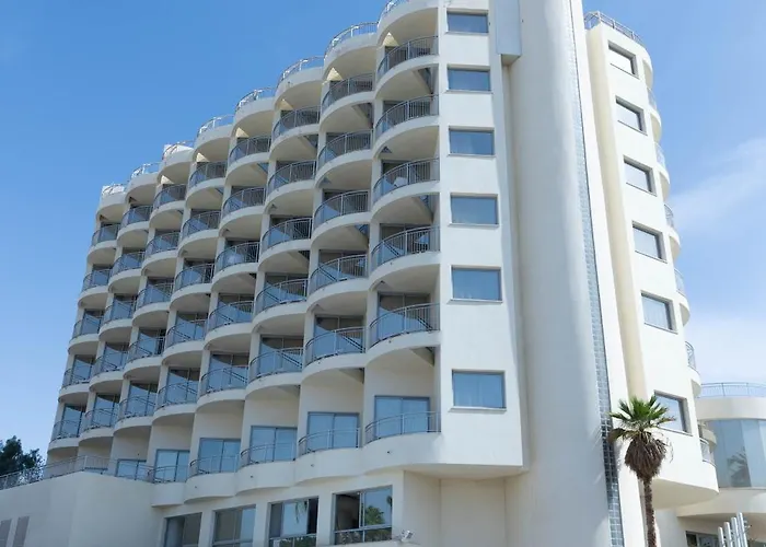 Adi Hotel
