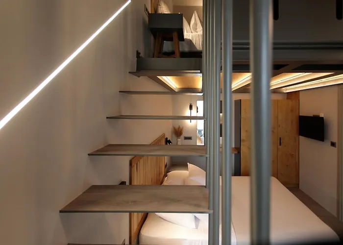 "Makava Suites" Your Luxe Urban Sanctuary