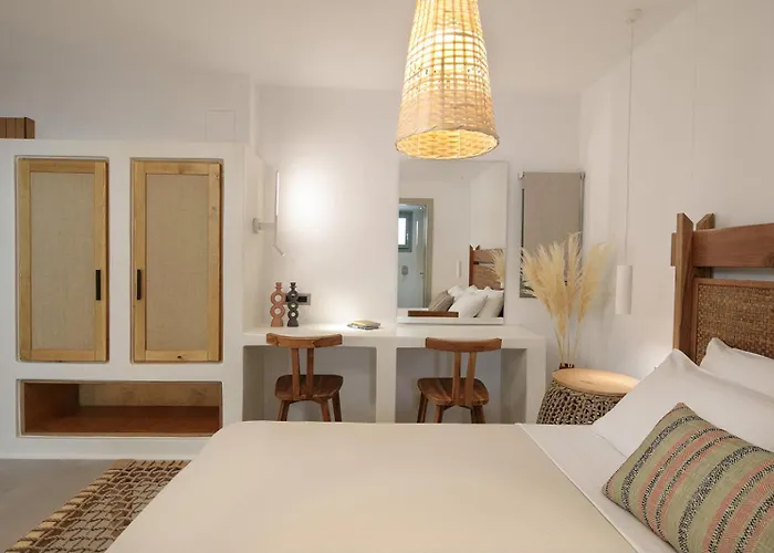 "Makava Suites" Your Luxe Urban Sanctuary