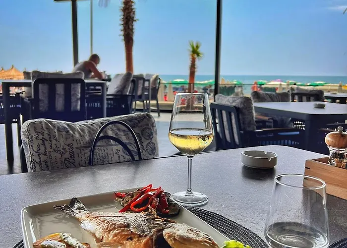 Hotel LEON - Beach Front