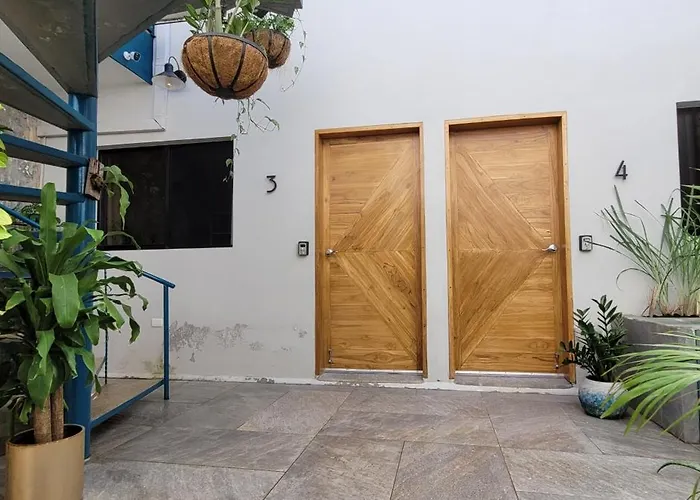 Modern Luxury Apartment In Town And Peaceful With Ac And Hot Water