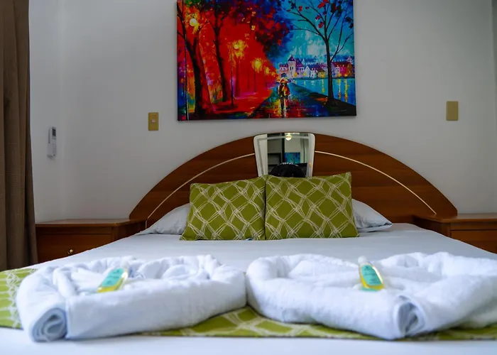 Suites & Apartments San Benito - Zona Rosa