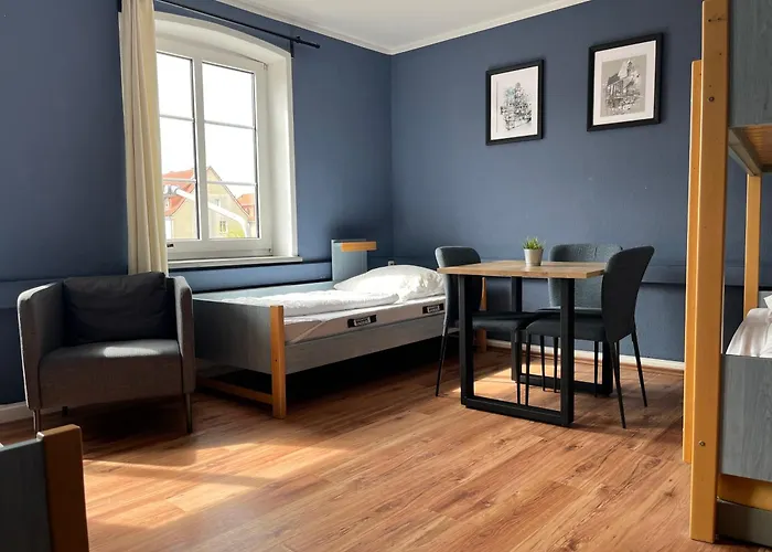 Blue Doors Hostel KTV