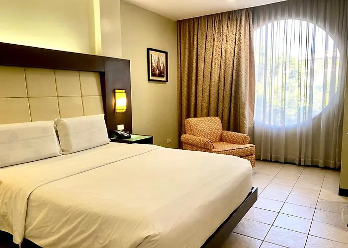 Circle Inn Hotel&Suites Bacolod