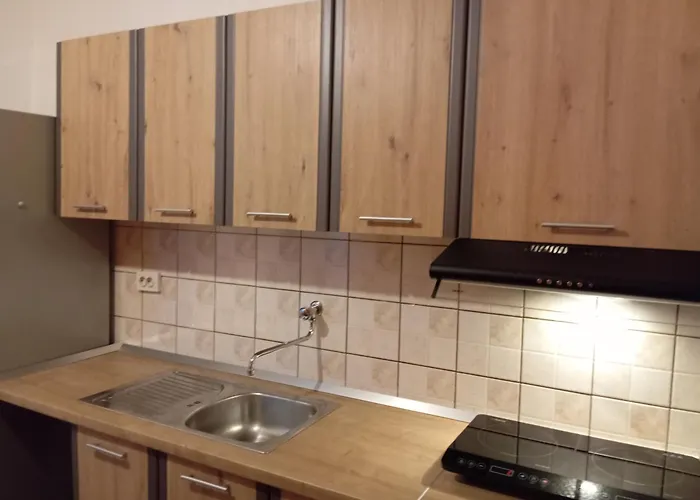 Hostel Kvarner-Rooms With Private Bathrooms& Dorms