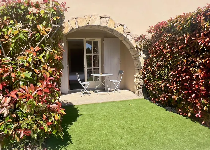 Logis Hôtel Restaurant La Bergerie