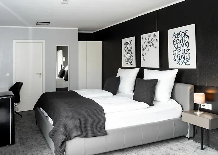 Hotel Deluxe
