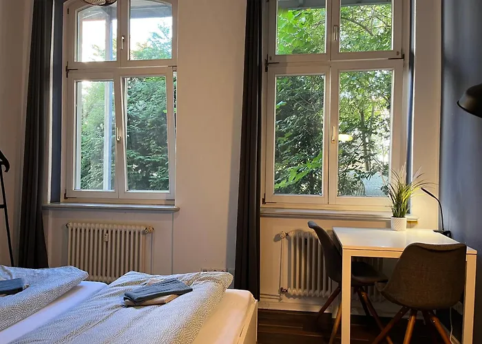 Blue Doors Hostel Altstadt