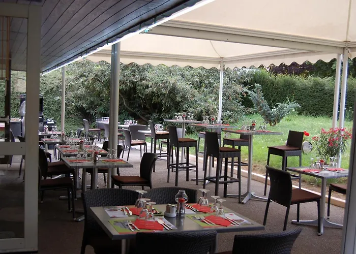 Logis Hotel Lons-Le-Saunier - Restaurant Le Grill