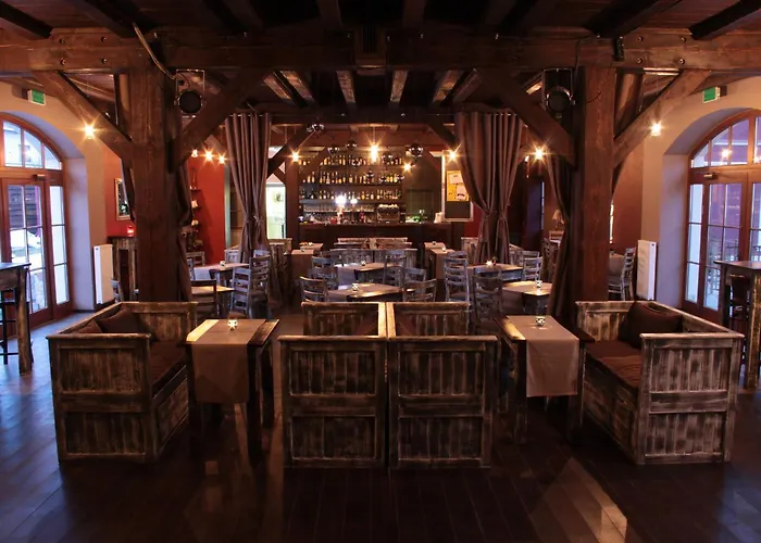 A' Propos Hotel, Restauracja, Club