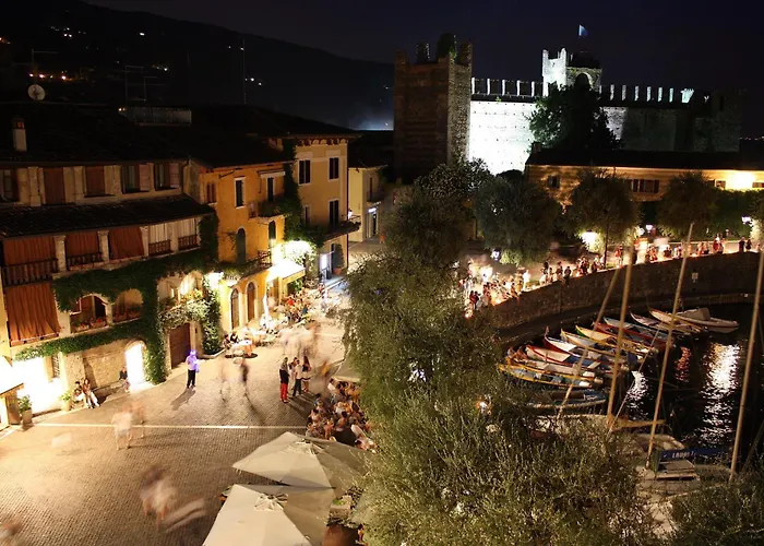 Hotels in Torri Del Benaco