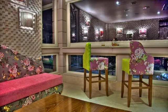 Dryades Hotel