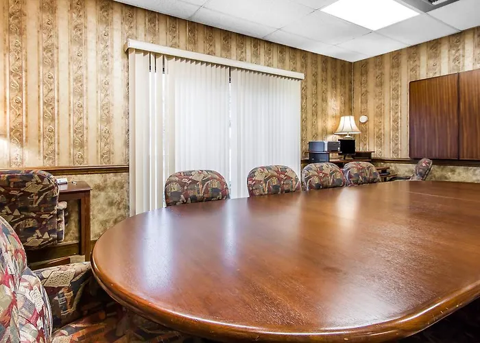 Executive Inn And Suites