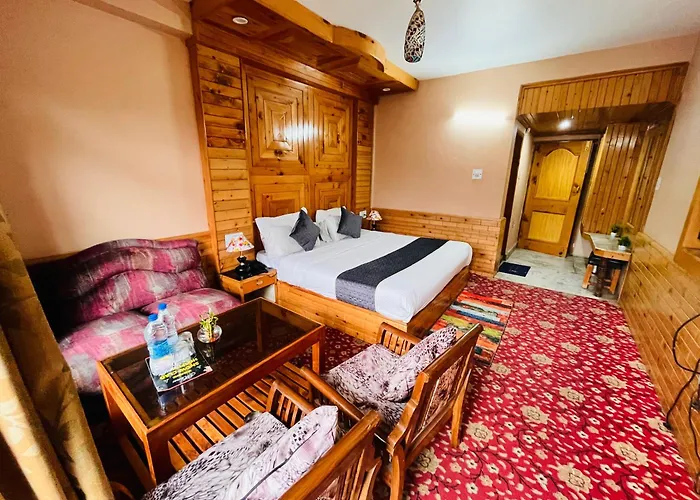 Snow Clad Riverview Hotel & Resort, Manali