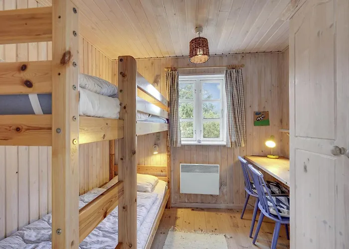 Beautiful Home In Blavand With Wifi