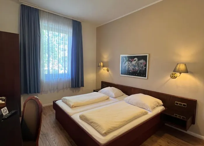 Central Hotel