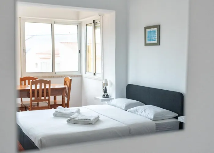 Blife Faro Beach Hostel & Rooms
