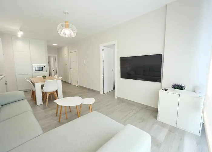 Paseo Maritimo - Apartamento A Estrenar, A Pie De Playa, Con 2 Banos