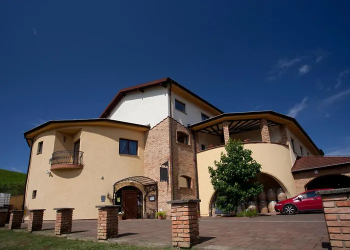 Stupnicki Dvori Winery Hotel