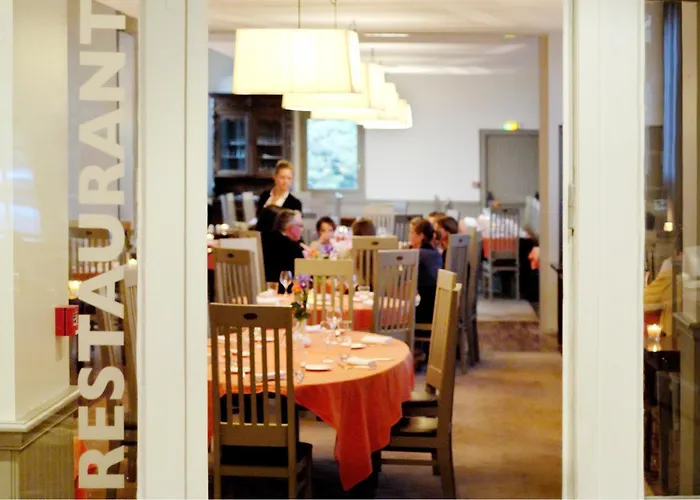 Logis Hotel, Restaurant Et Spa Le Relais De Broceliande