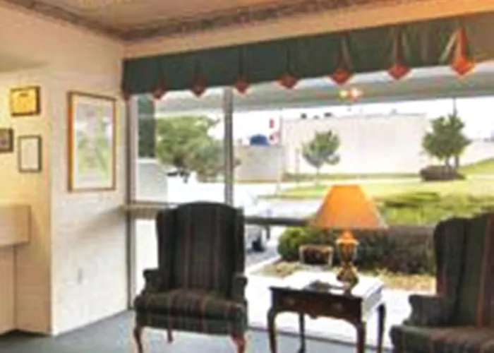 Howard Johnson By Wyndham Commerce Ga