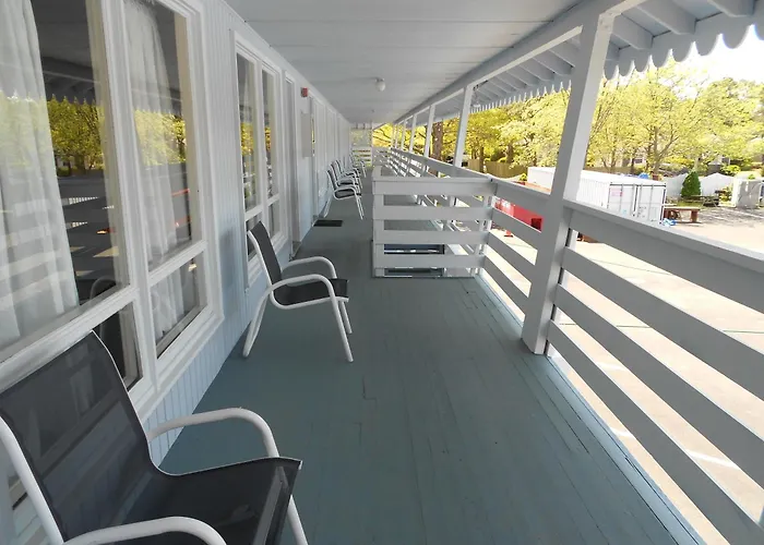 Cape Shore Inn