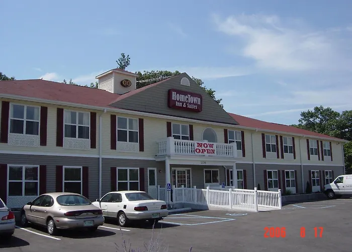 Hometown Inn & Suites