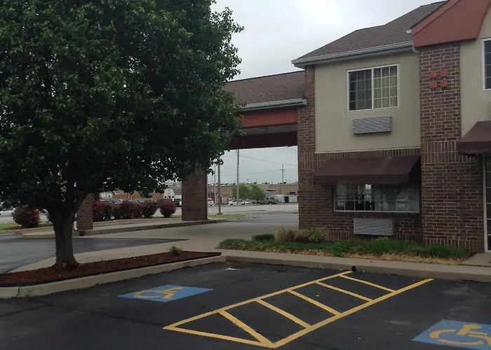 Super 8 By Wyndham Carthage