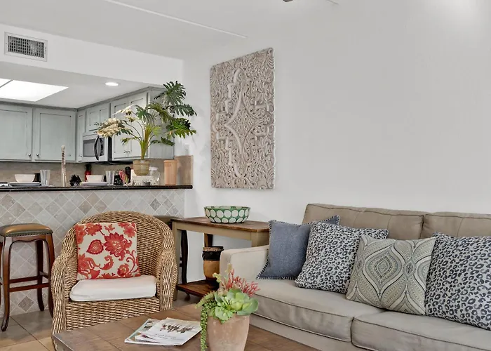 Beachside Bungalow: Surfside I #104