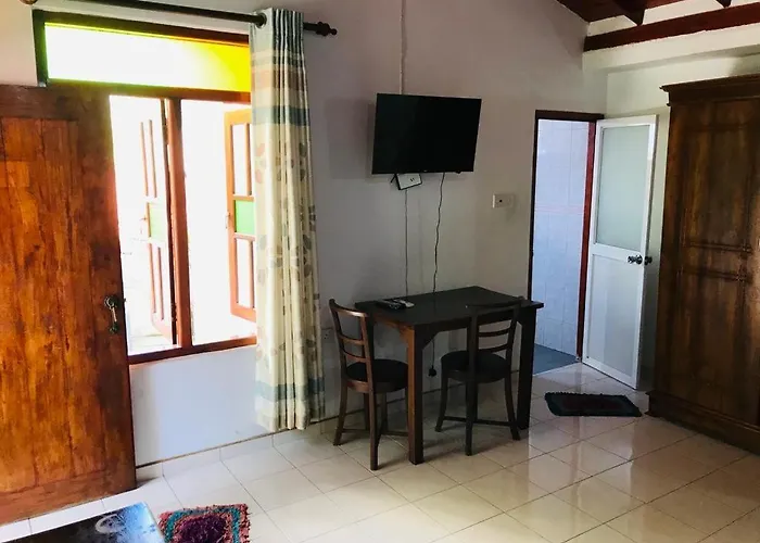 Crescent Resort Unawatuna