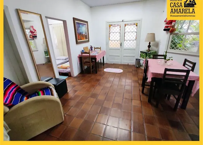 Casa Amarela Blumenau Hospedagem Alternativa