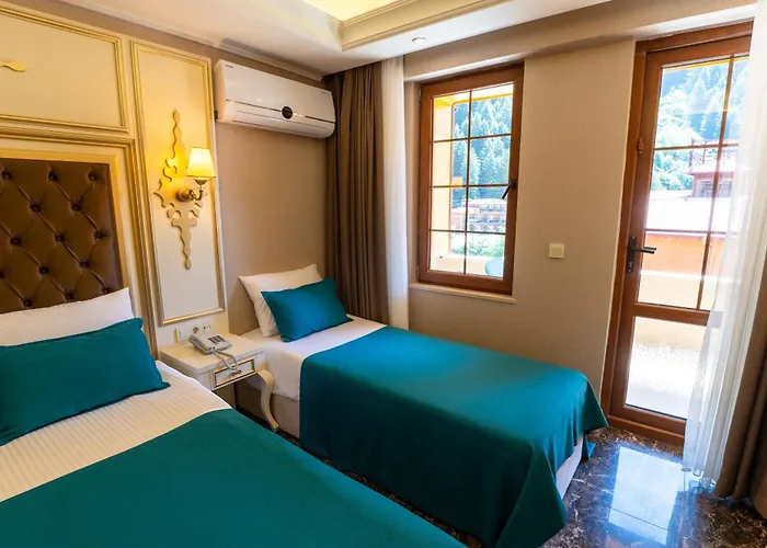 Flora Uzungöl Resort Hotel