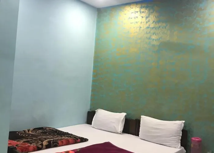 Goroomgo Atithi Galaxy Kanpur Near Railway Station - Hotel-At-Prime-Location Spacious-Room With-Wi-Fi & Parking Availability,
