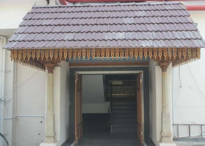 Hotel Saratharajans