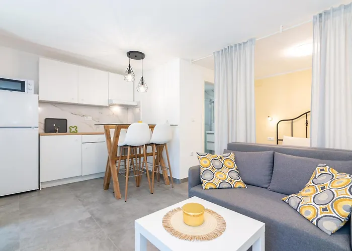 Studio Apartment Icici By The Sea