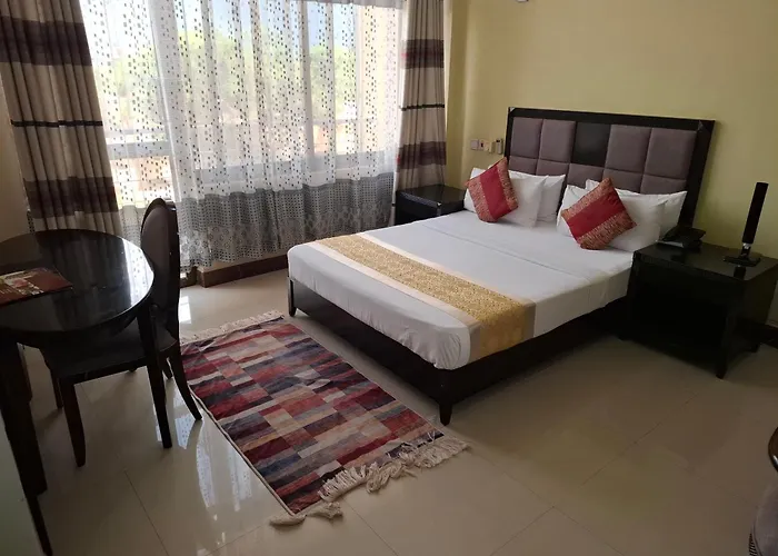 Flomi Hotel