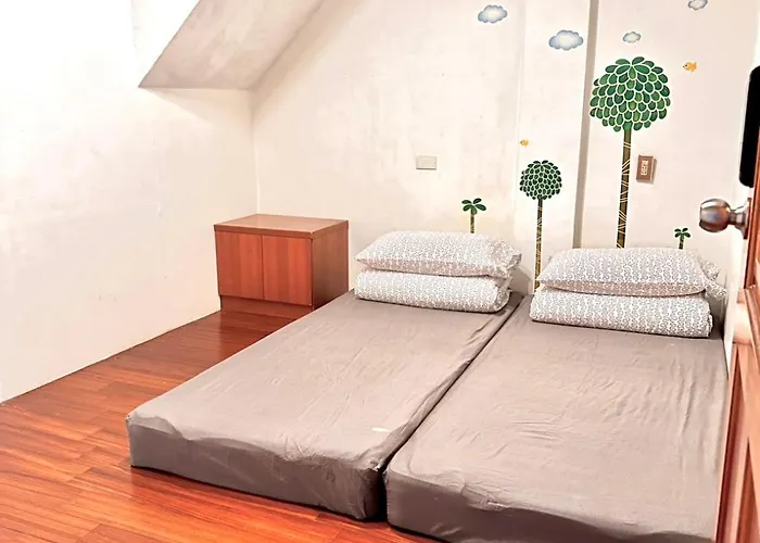 福隆出站30秒 一間屋 駅前宿 One House Backpacker